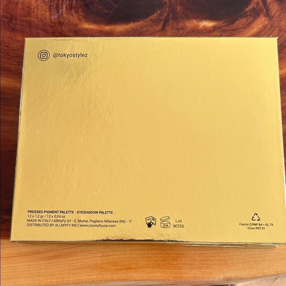 Gold Eyeshadow Palette